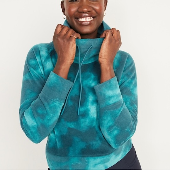 Old Navy Go-Warm Cropped Microfleece Funnel-Neck Sweatshirt - Picture 4 of 12